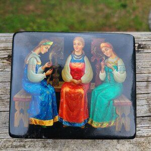 Hand-Painted one of a kind Rare Fredoskino Lacquer Box 1983 Signed Russian Folk
